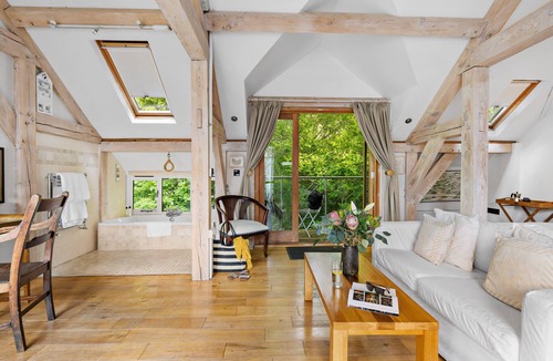 Dittisham Cottage | Barberry Brook at Fingals - sleeps 2 guests in 1 bedroom