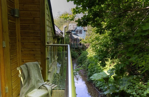 Dittisham Cottage | Barberry Brook at Fingals - sleeps 2 guests in 1 bedroom