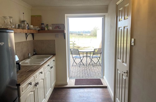 Darlington Cottage | BARFORTH HALL PARLOUR, pet friendly, with a garden in Gainford