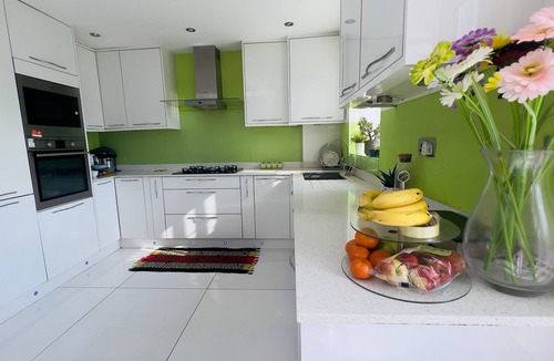 Longbridge House | Barking Haven Retreat