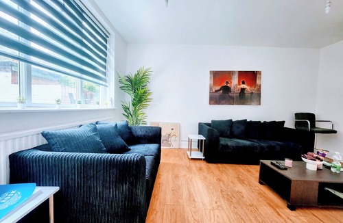 Middleton House | Bas Charming 3 Bedroom House
