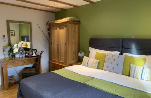 Chard Bed & Breakfast | Bath House Hotel & Restaurant