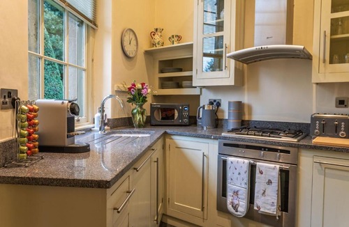 Nettleton House | Bath Lodge