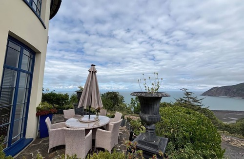 Lynton Apartment | Bayview Tower, Lynton