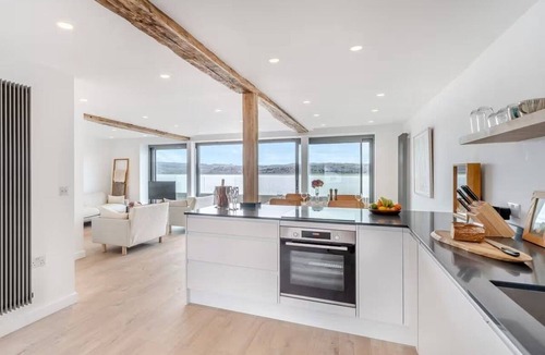 Arnside Apartment | Beach Haven - Stunning Beach Front Property