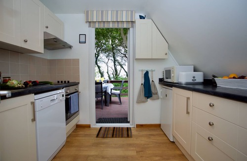 Deal Ski Chalet | Beach View - Kingsdown Resort