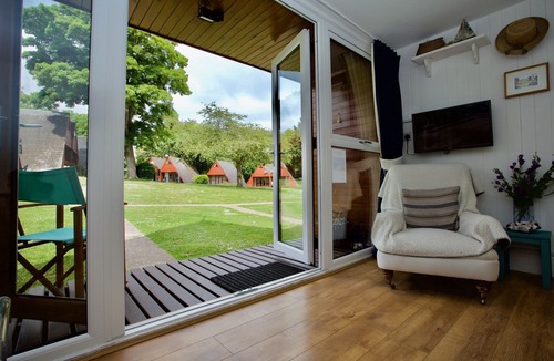 Deal Ski Chalet | Beach View - Kingsdown Resort