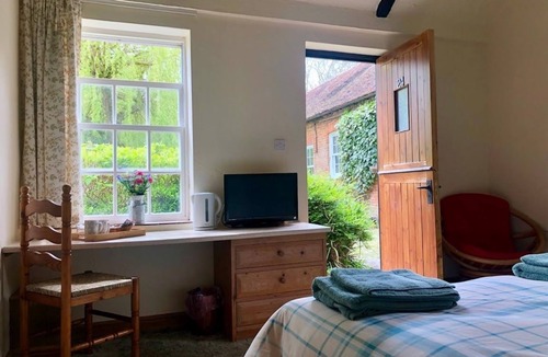 Newington Bed & Breakfast | Beachborough Park