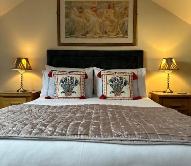 Ayr House | Beaches