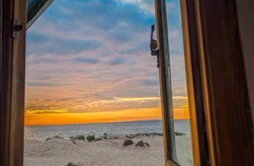 Hengistbury Head House | Beachfront Beach Hut with Stunning coastal views