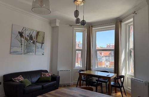 West Cliff Apartment | BeachFront Gem - 1BR - Sleeps 2-4 - 2 beds - Beach 2 min walk down cliff