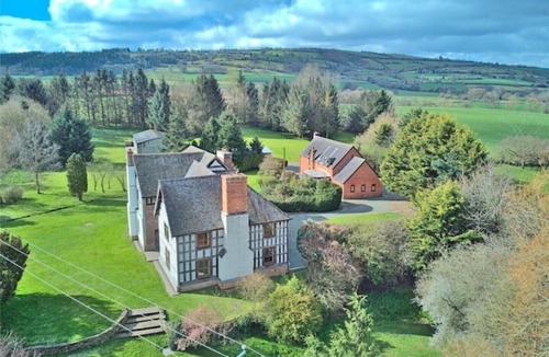 Snead House | Beautiful Barn Conversion in Idyllic Shropshire