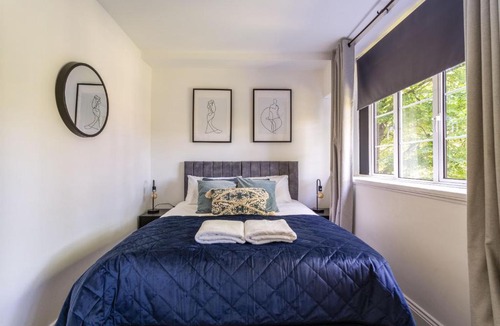 The Cultural Quarter Apartment | Beautiful Bluejay Escape - 1 Bed Apartment in the Heart of the City By Kozmo Properties