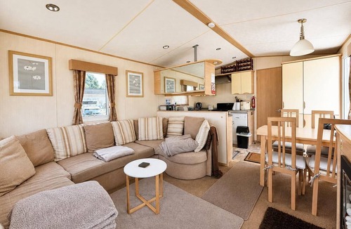 Oulton Broad House | Beautiful caravan on a fantastic holiday park in Lowestoft ref 12099B