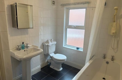 Ormeau House | Beautiful Central Belfast 4 Bedroom Home Sleeps 10