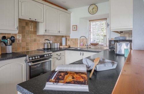 Coniston Cottage | Beautiful cottage with incredible lake views from private balcomy