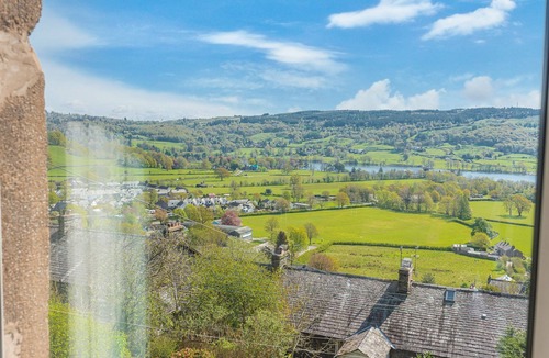 Coniston Cottage | Beautiful cottage with incredible lake views from private balcomy