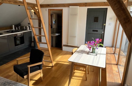 Wallingford Apartment | Beautiful Detached Barn in the Chiltern Hills