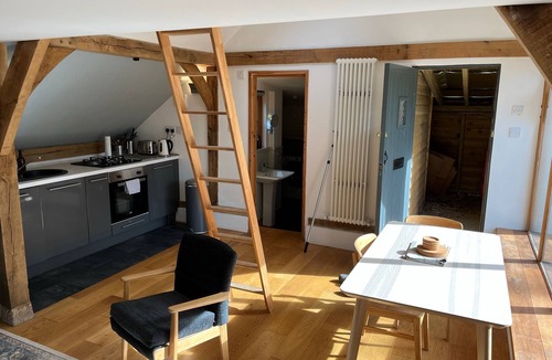 Wallingford Apartment | Beautiful Detached Barn in the Chiltern Hills