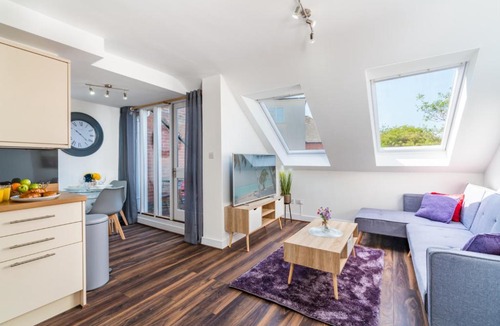 Andover Apartment | Beautiful Flat Town Centre 55 inch Smart TV + Netflix