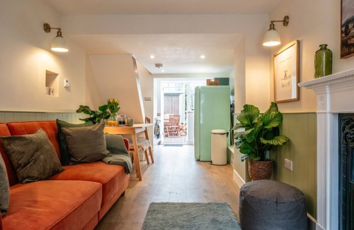 Glastonbury Cottage | Beautiful One Bedroom Home in Glastonbury