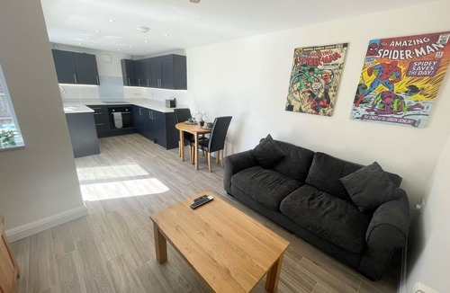 Dinas Powys House | Beautiful Private Detached 1-bed Bungalow