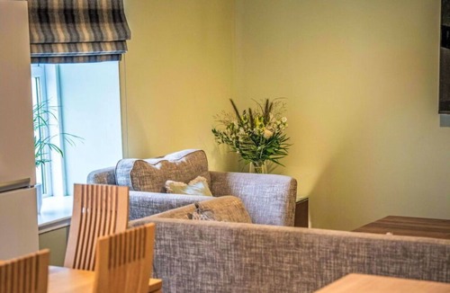 Blairgowrie House | Beautiful private villa for 6 people with WIFI, hot tub and TV