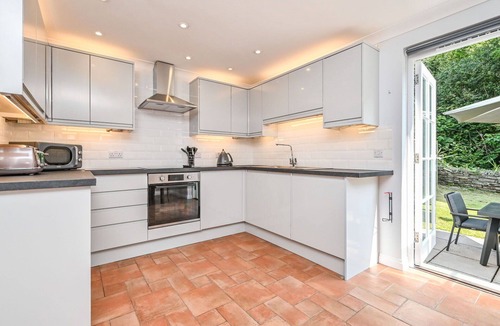 Charlestown House | Beautiful private villa for 6 guests with WIFI, TV and patio