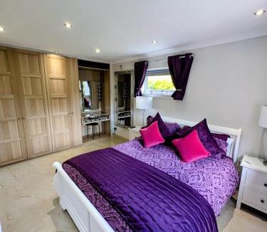 Perth Apartment | Beautiful spacious home in historical Scone, near Perth