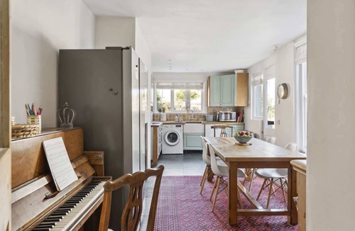 Exeter House | Beautiful Victorian Home on Peaceful Green Square