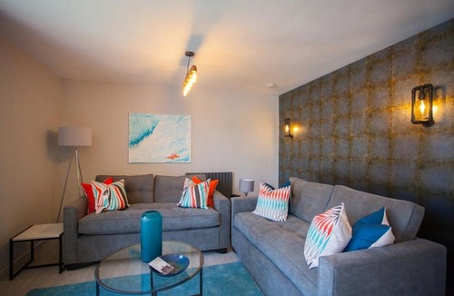 Partick Apartment | Beautiful West End Flat with Private Parking