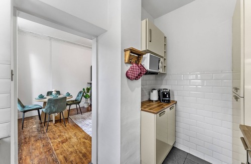 Avonmore and Brook Green Apartment | Beautiful West Kensington Apartment 4 mins away from station