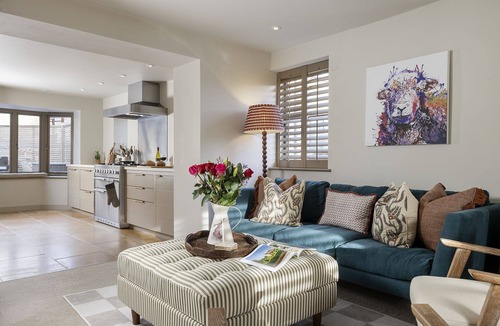 Stow-on-the-Wold Cottage | Beautifully presented dog friendly holiday home - The Fleece House