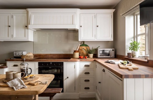 Lower Oddington Cottage | Beautifully presented dog friendly - Loveday Cottage