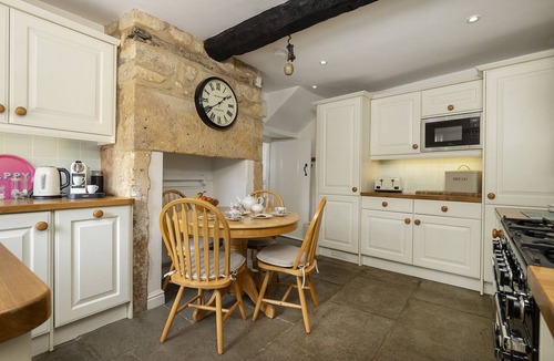 Broadway Cottage | Beautifully presented dog friendly - Closes Farm Cottage