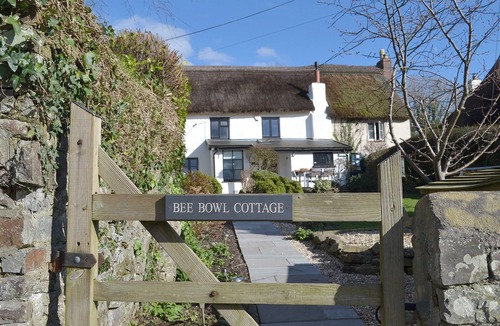 Westleigh Cottage | Bee Bowl Cottage - HTTD