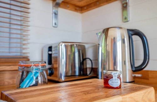 Kemble House | Beech | Boutique Shepherd’s Hut, Cotswolds