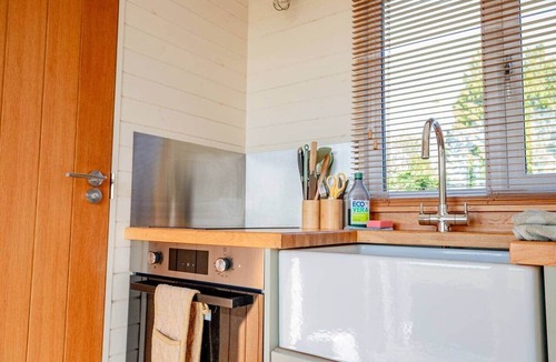 Kemble House | Beech | Boutique Shepherd’s Hut, Cotswolds