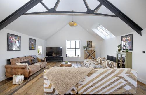 Hartland House | Berry Barn