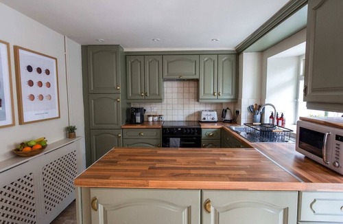 Bourton-on-the-Water Cottage | Best Location In Bourton Garden | BBQ | Parking