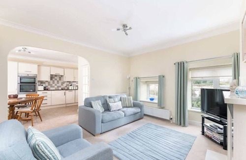 Pickering Cottage | Between Coast & Moors Pickering 2BR Sleeps 4