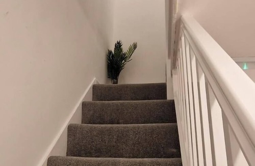 Bletchley House | Bletchley Blissful Retreat - 4 Bedroom House
