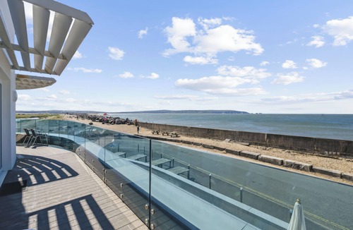 Milford on Sea Cottage | Blue Horizon