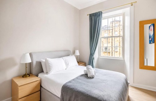 West End Apartment | BnBNova - 2BR - West End Castle