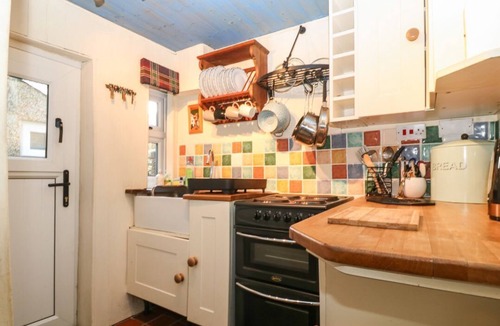 Caernarfon House | Bod Feurig, Caernarfon