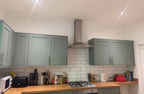 Leeds House | Boho Retro 4-bedroom house in charming Headingley for your Leeds stay