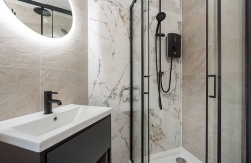 RopeWalks Apartment | Bold St | Celebration Ready | Desk & Smart TV