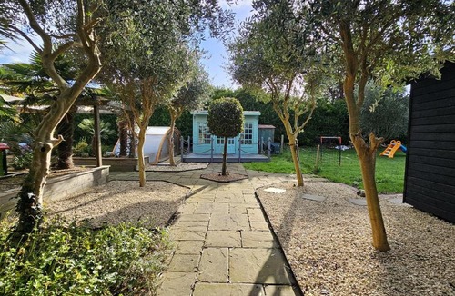 Kingsgate House | Botany Bay Beach House - Sleeps 10