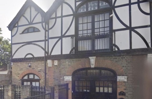 Valentines Apartment | Boutique Dairy Conversion Near Ilford Station