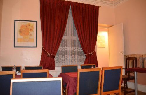 Reading House | Bow Guest House